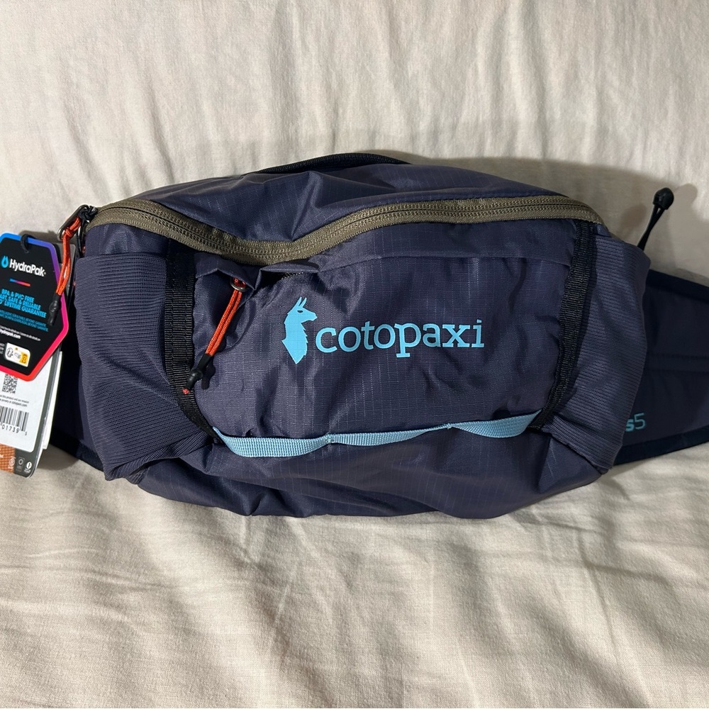 Cotopaxi Graphite Hydration Hip Pack